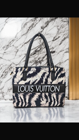 CANVAS TOTE.