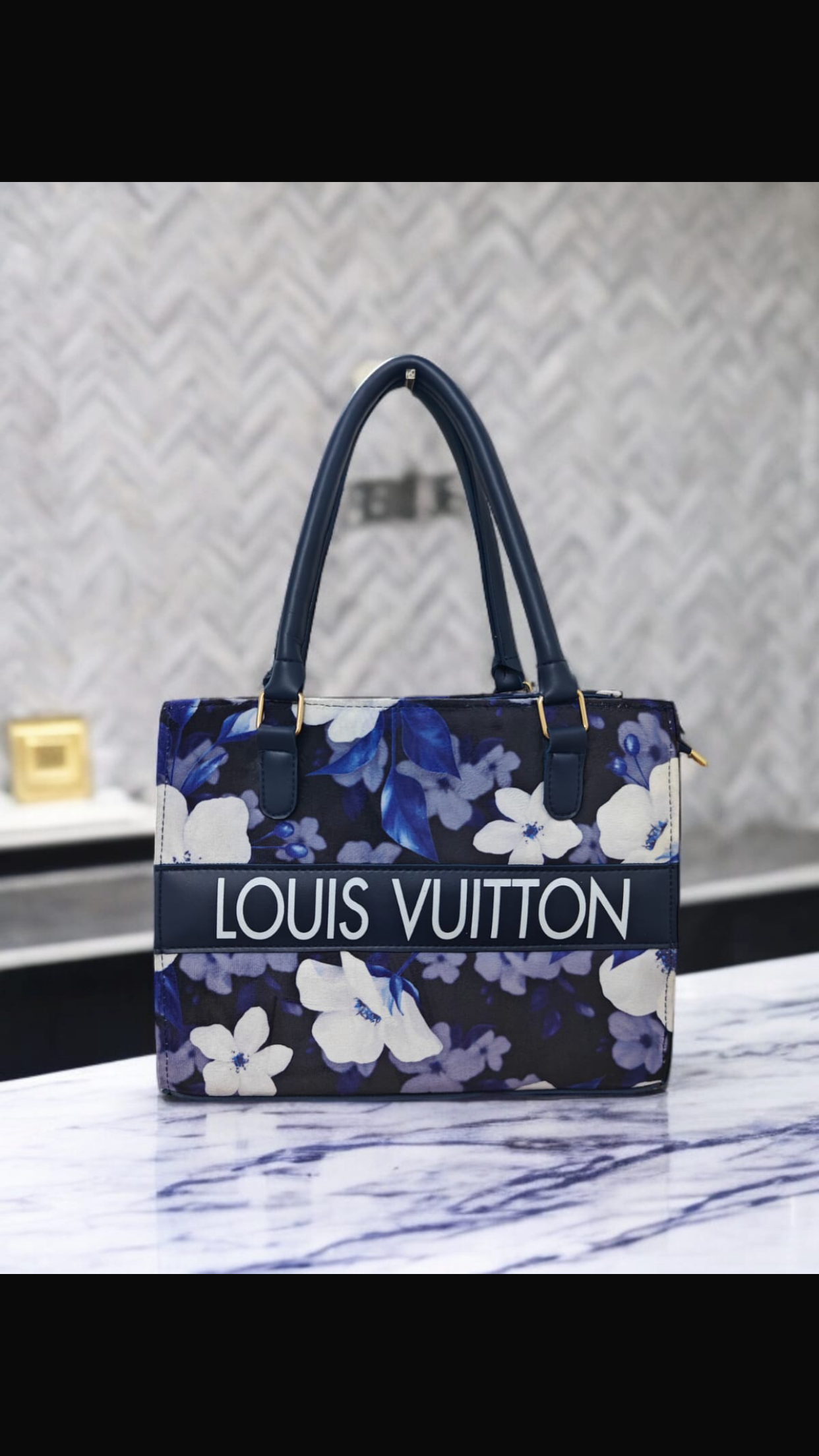 CANVAS TOTE.