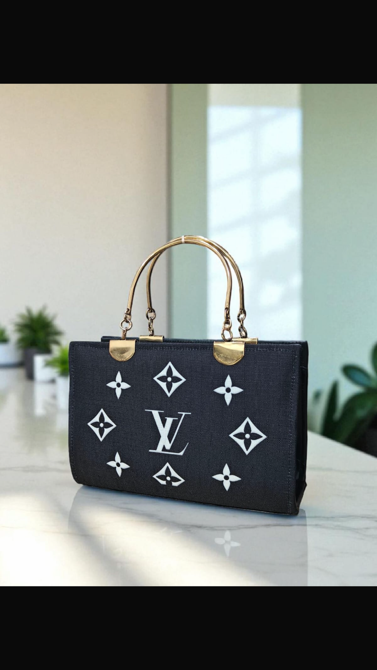LV Metallic Handle.